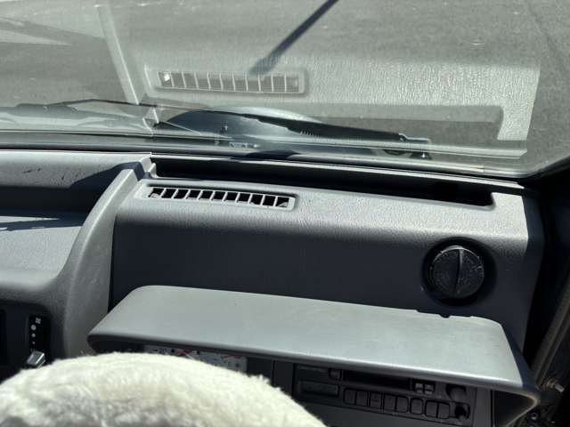 Daihatsu Midget II 12