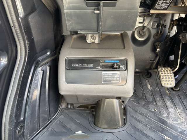 Daihatsu Midget II 10