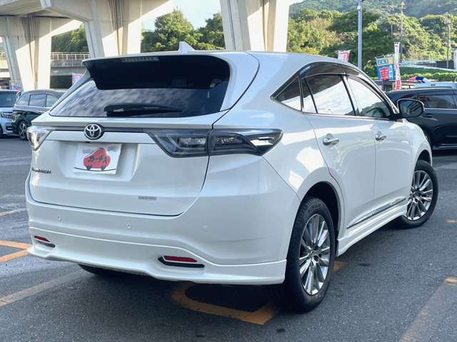 Toyota Harrier 4