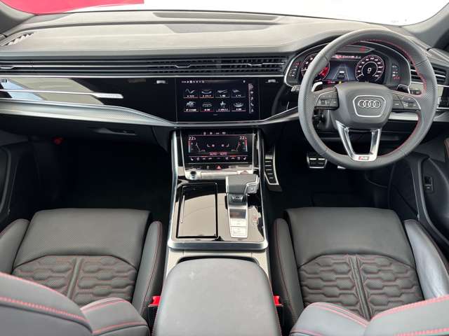 Audi RS Q8 3