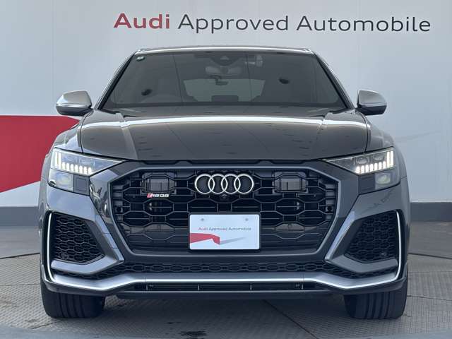 Audi RS Q8 4