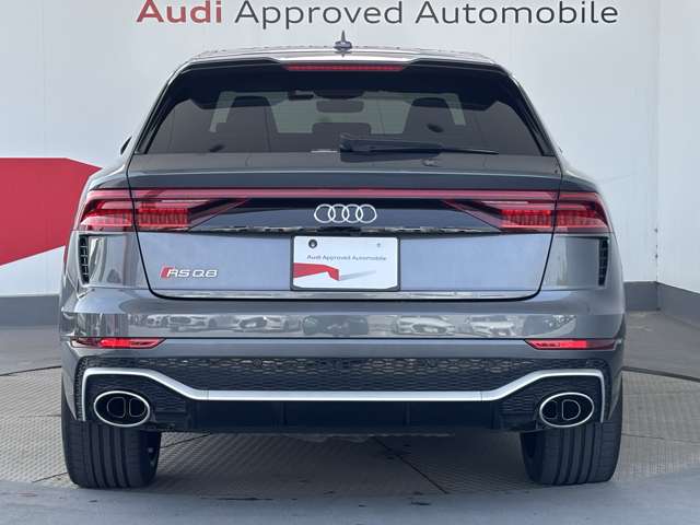 Audi RS Q8 5