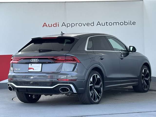 Audi RS Q8 8