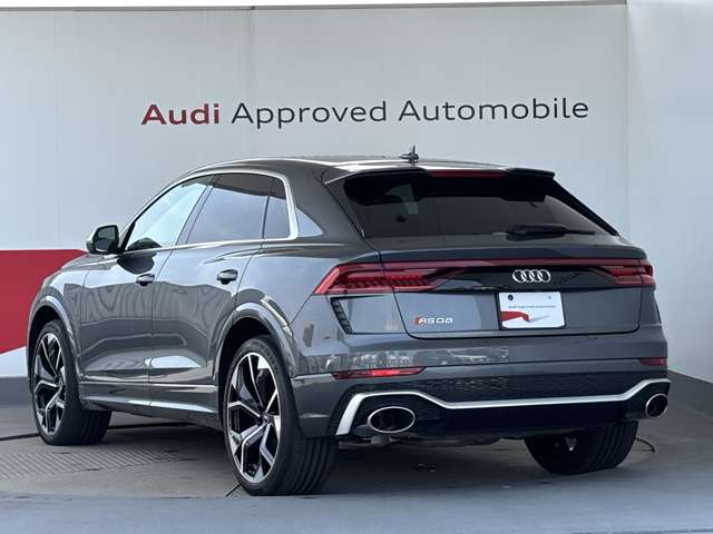 Audi RS Q8 9