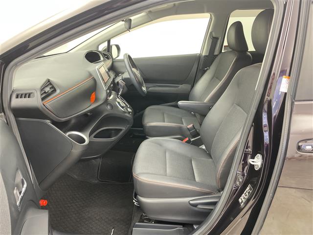 Toyota Sienta 12