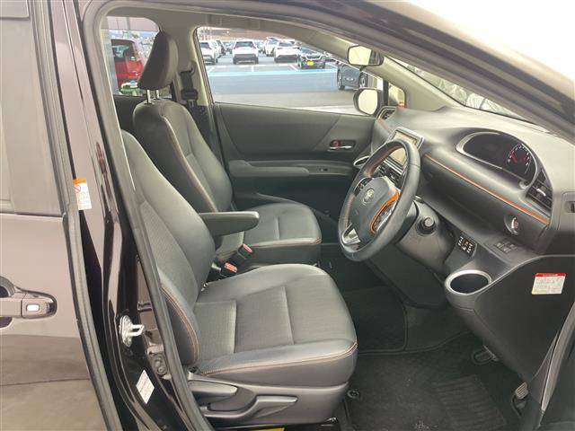 Toyota Sienta 9