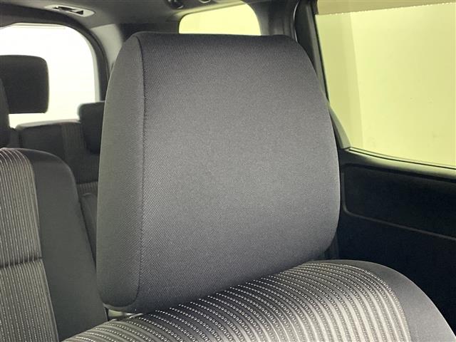 Toyota Voxy 11