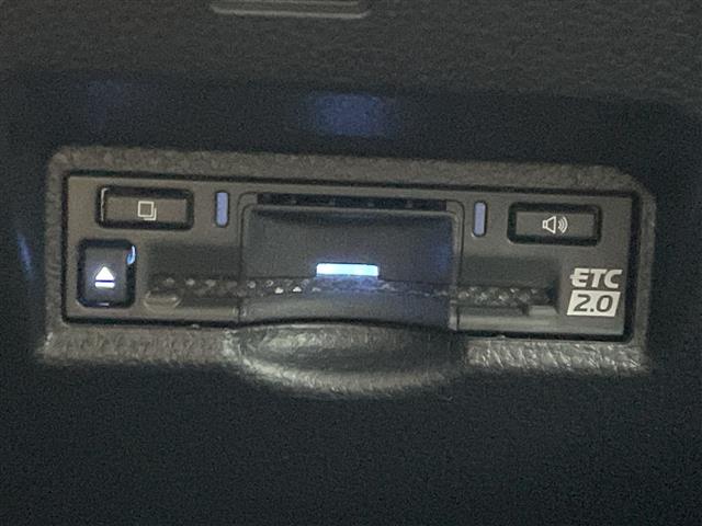Toyota Voxy 11