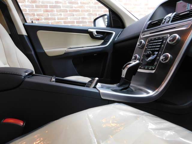 Volvo XC60 11