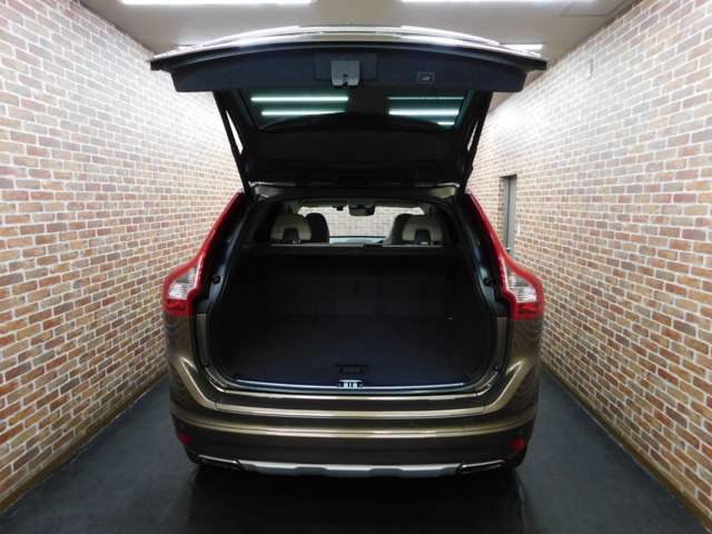 Volvo XC60 8