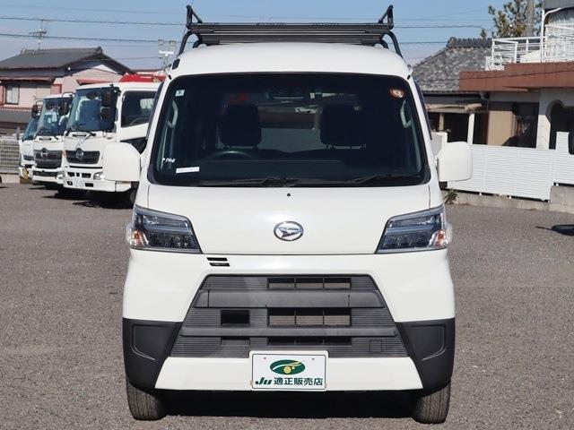 Daihatsu Hijet Cargo 3