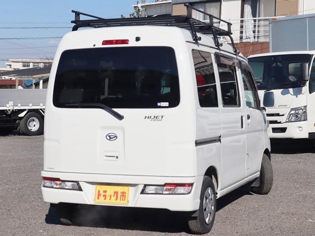 Daihatsu Hijet Cargo 5