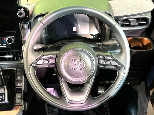 Toyota Sienta 11