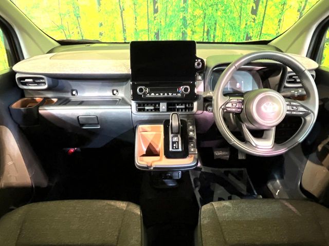 Toyota Sienta 2