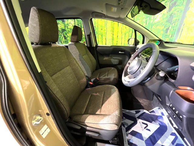 Toyota Sienta 8