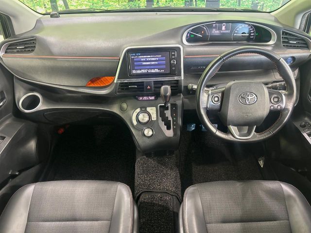 Toyota Sienta 2