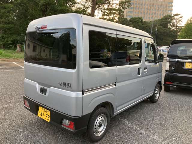 Daihatsu Hijet Cargo 5