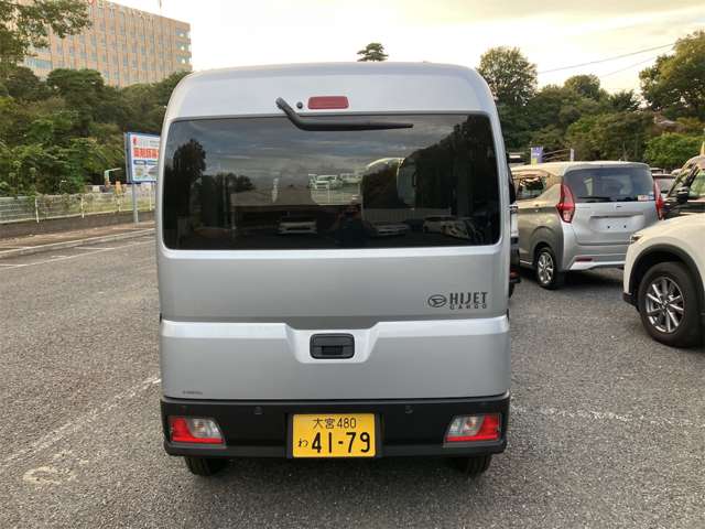 Daihatsu Hijet Cargo 6