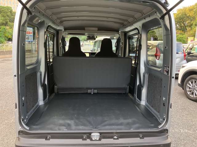 Daihatsu Hijet Cargo 7