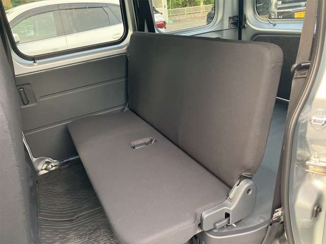 Daihatsu Hijet Cargo 8