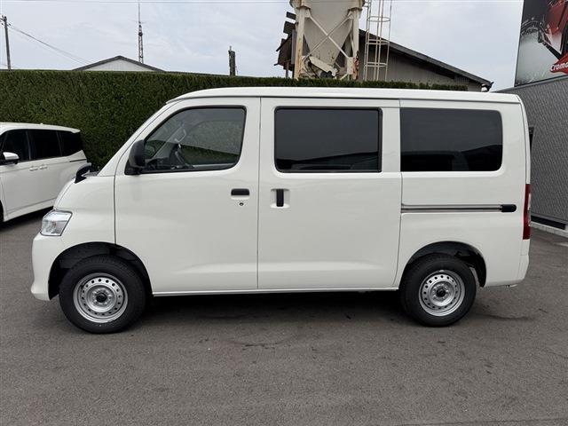 Toyota Town Ace Van 3