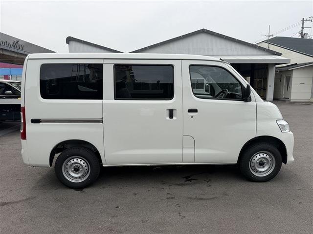 Toyota Town Ace Van 4