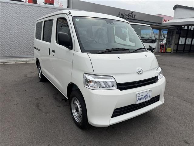 Toyota Town Ace Van 7