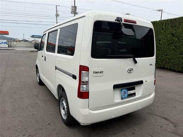 Toyota Town Ace Van 9