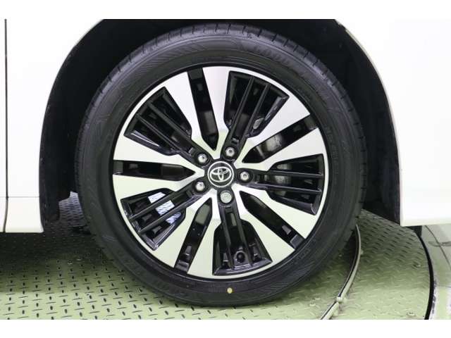 Toyota Alphard 12