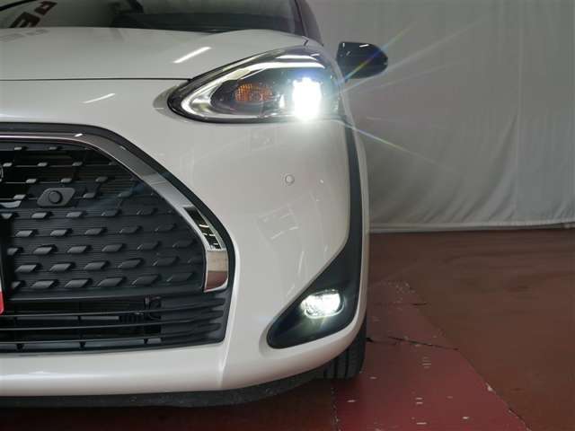 Toyota Sienta 11