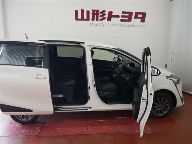 Toyota Sienta 5