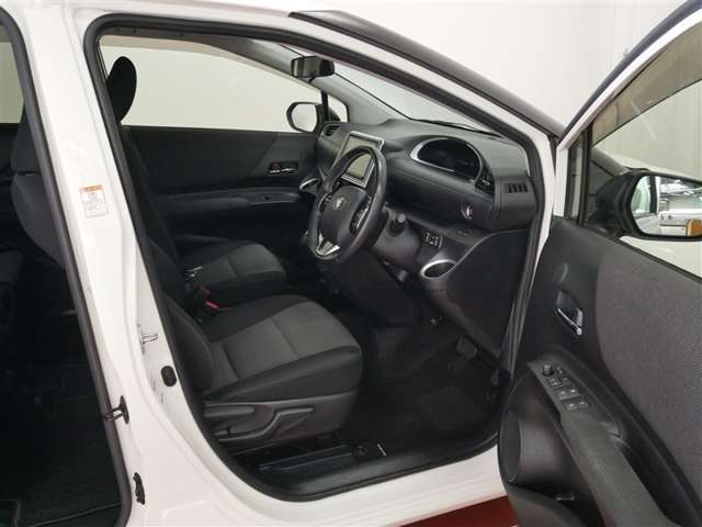 Toyota Sienta 6