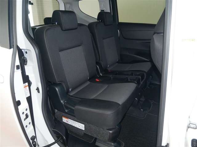 Toyota Sienta 7
