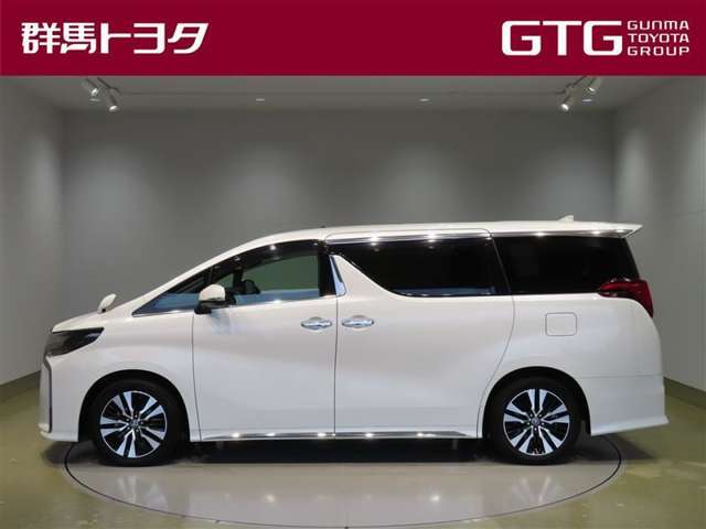 Toyota Alphard 4