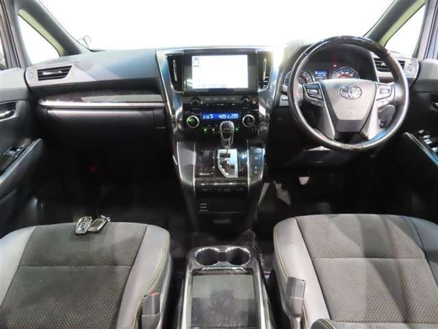 Toyota Alphard 6