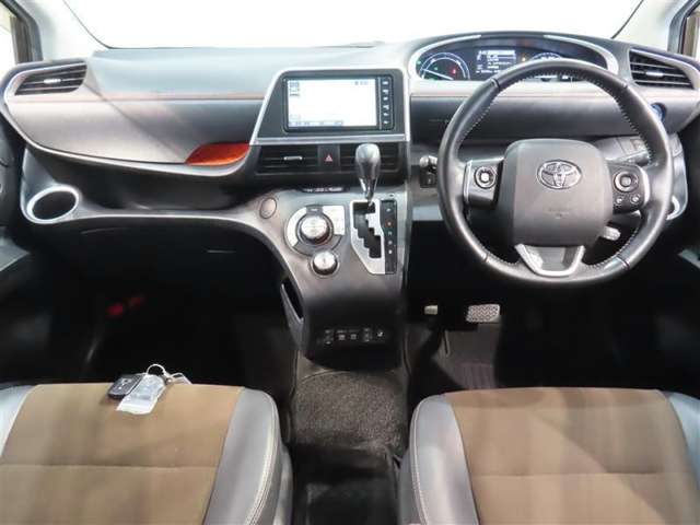 Toyota Sienta 9