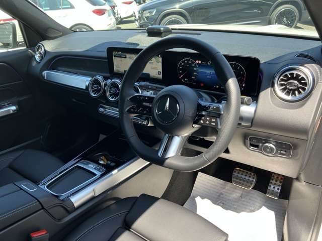 Mercedes-Benz GLB 12