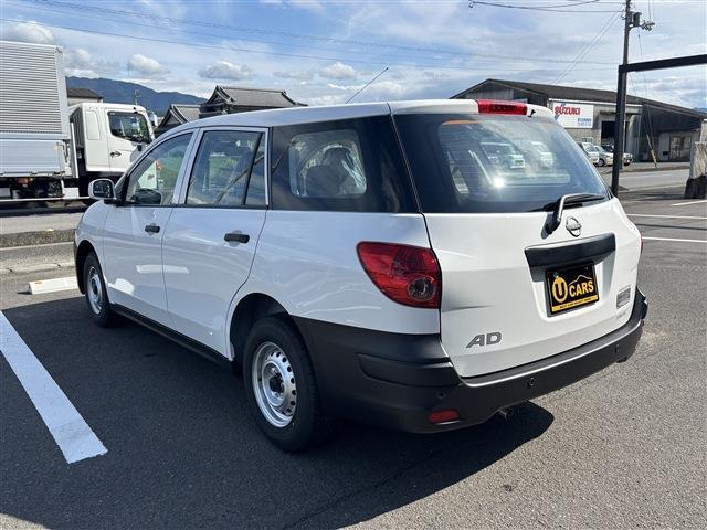 Nissan AD 10