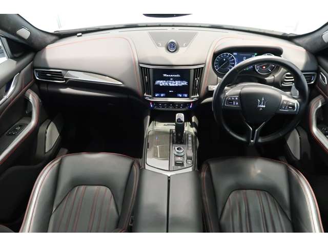 Maserati Levante 5