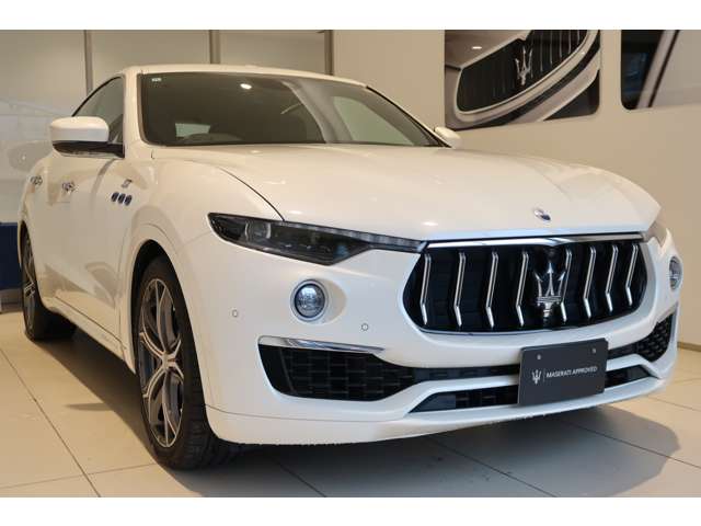 Maserati Levante 8