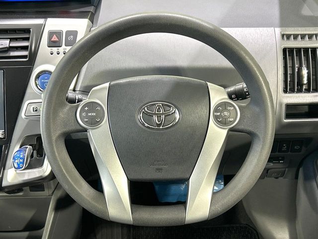 Toyota Prius α 10