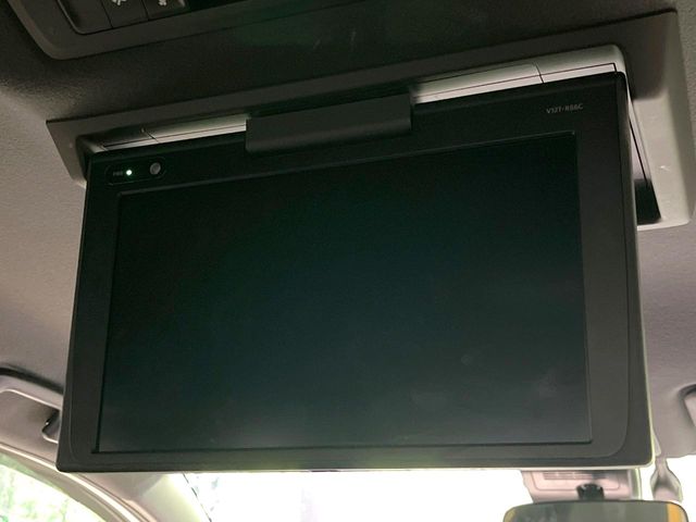 Toyota Noah 3