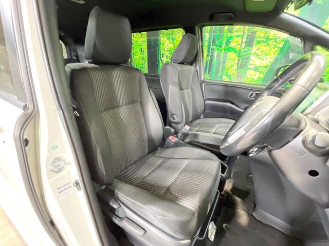 Toyota Noah 9