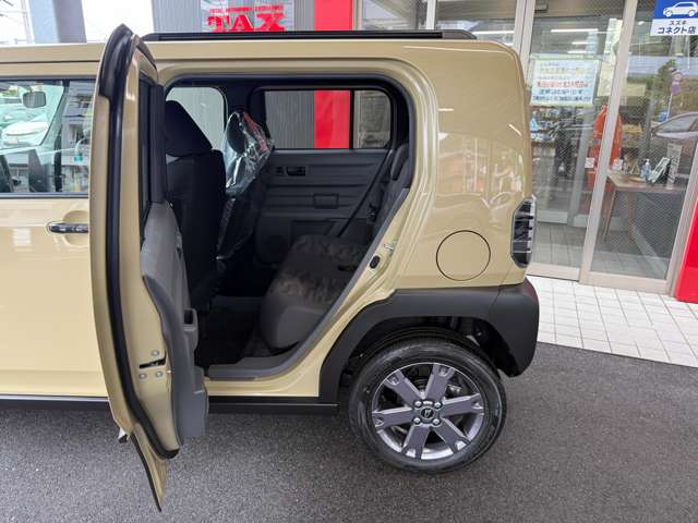 Daihatsu Taft 6