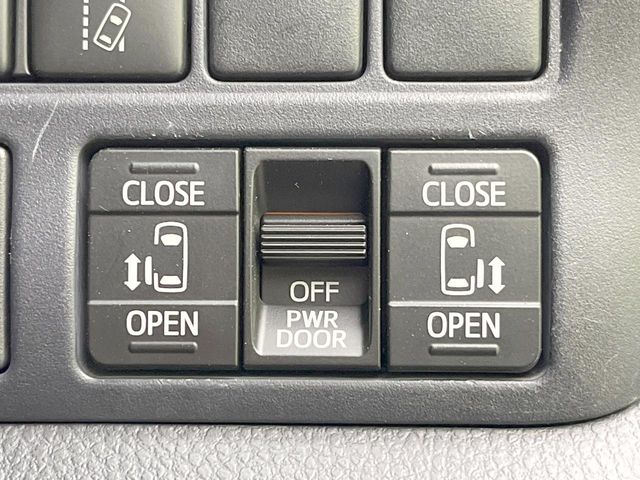 Toyota Voxy 7