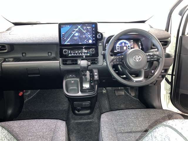 Toyota Sienta 11