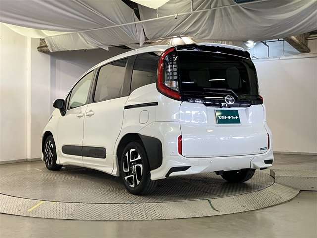 Toyota Sienta 7
