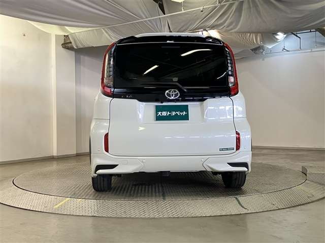 Toyota Sienta 8