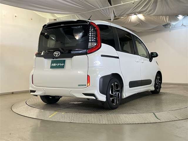 Toyota Sienta 9