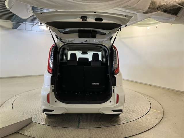 Toyota Sienta 10
